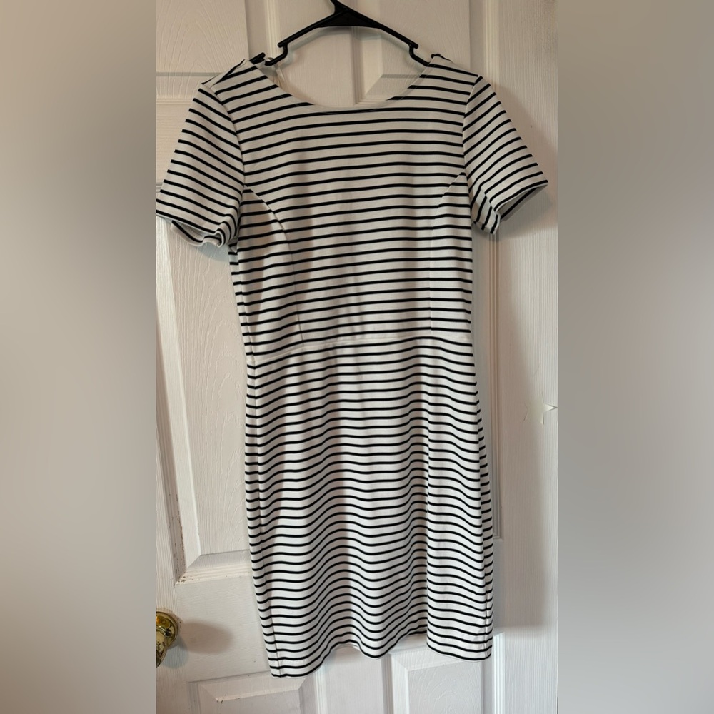 Banana Republic- Woman’s casual work dress